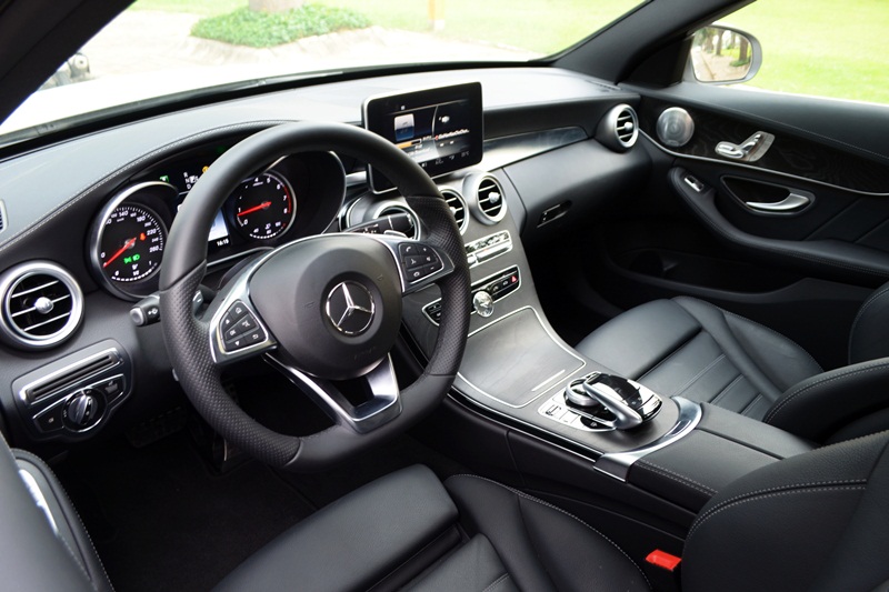 AMG a7 08e8 Đánh giá chi tiết xe Mercedes Benz C250 AMG: Lựa chọn của các doanh nhân trẻ thành đạt